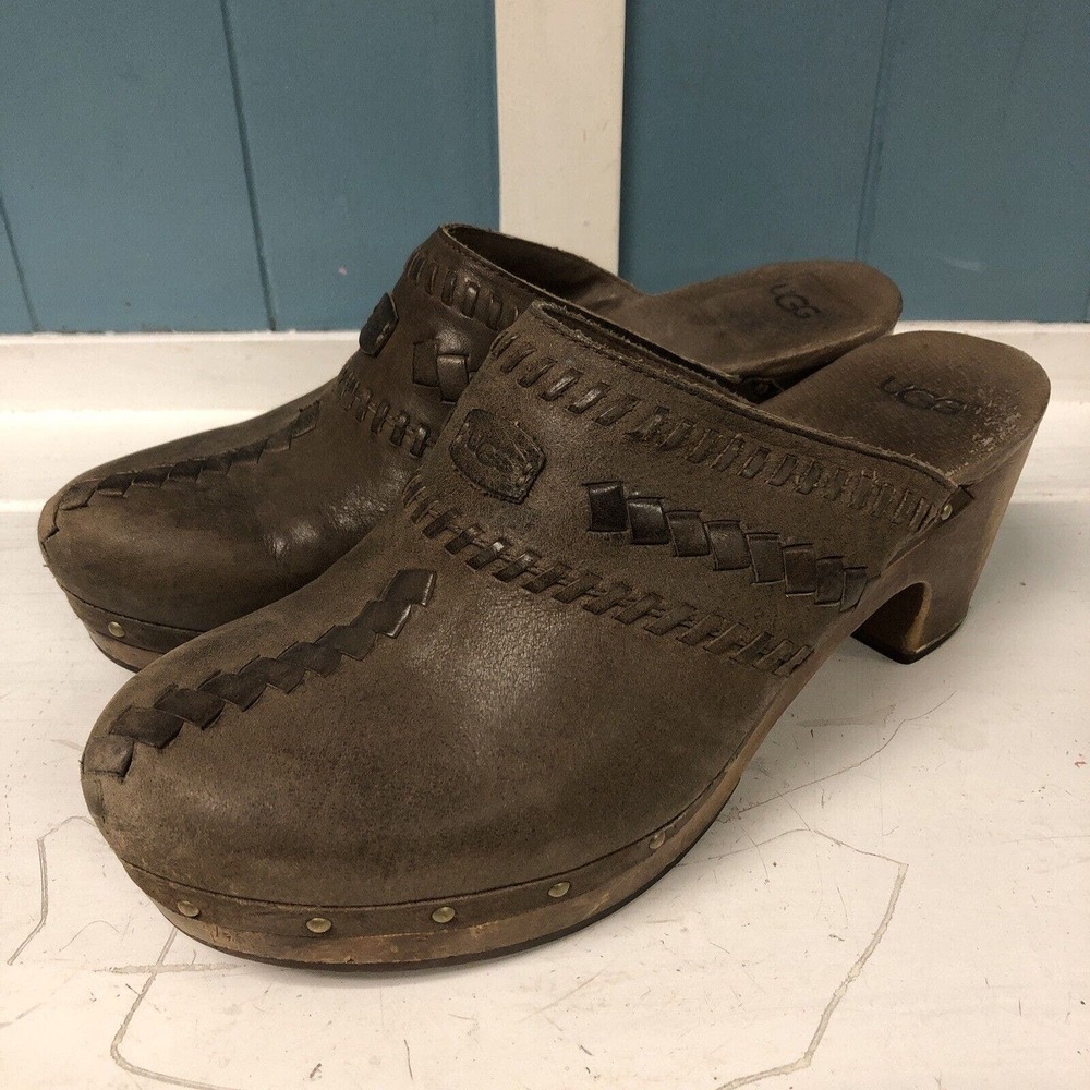 UGG‎ Women's Size 9 Slip On Clogs, Tan Brown Clogs With Wooden Heels - Picture 2 of 9